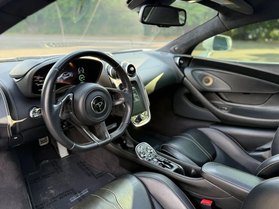 2017 McLaren 570GT - Image 20 of 31