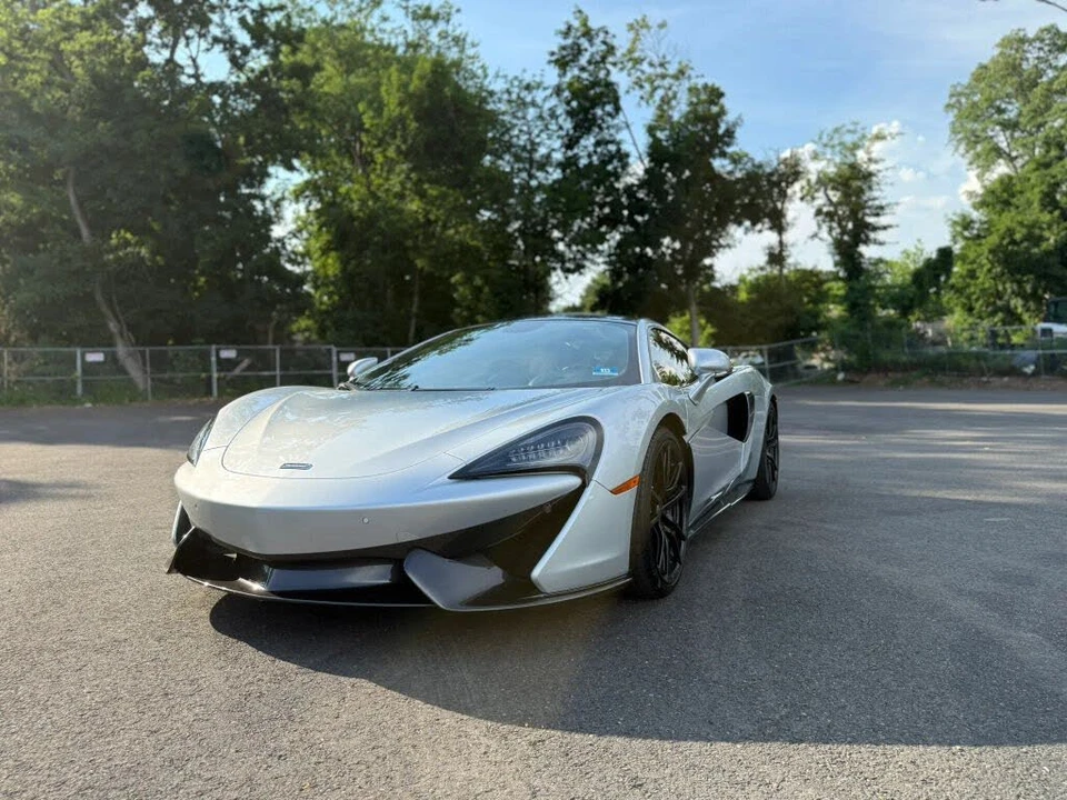 2017 McLaren 570GT - Image 4 of 31