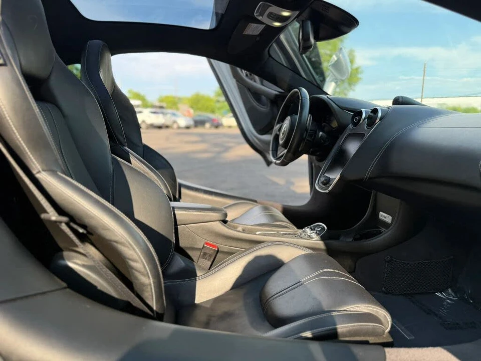 2017 McLaren 570GT - Image 21 of 31