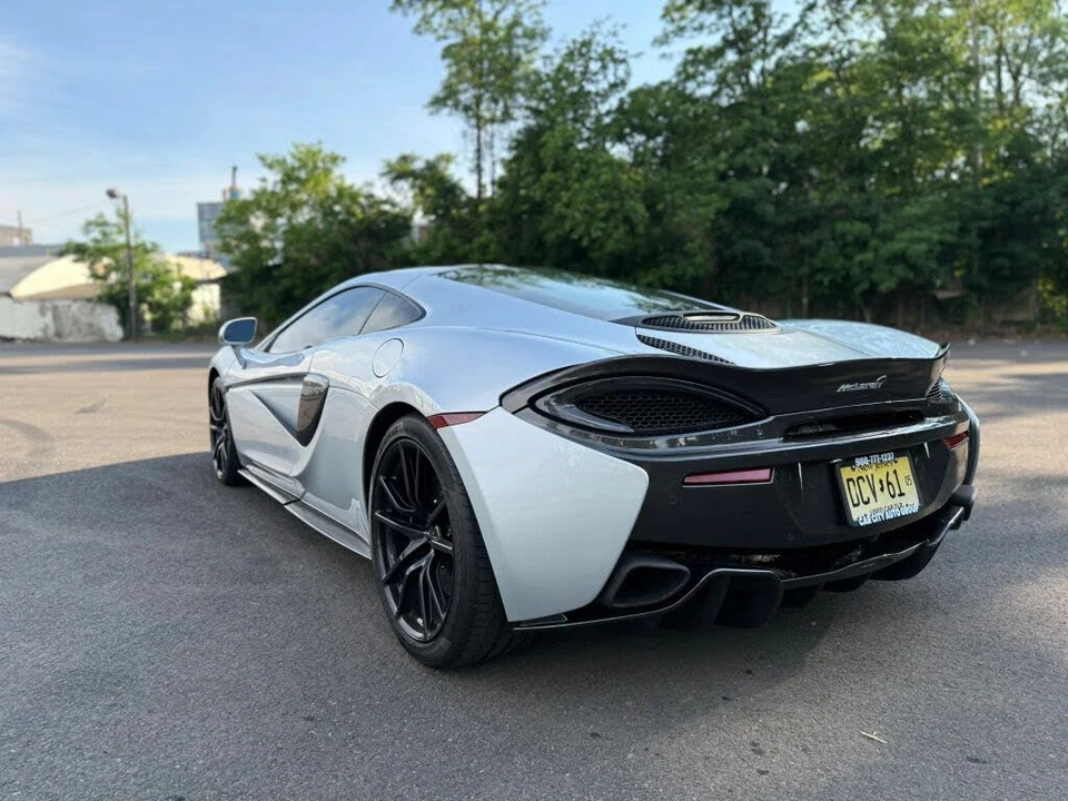 2017 McLaren 570GT - Image 9 of 31