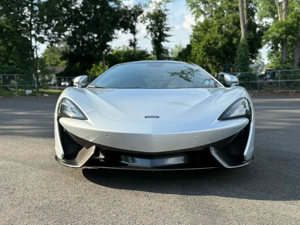 2017 McLaren 570GT - Image 5 of 31