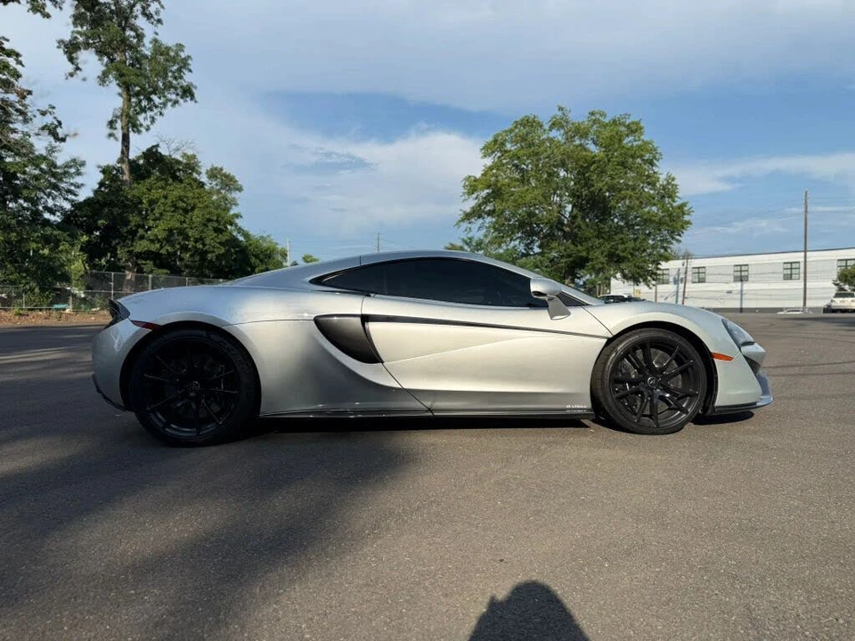 2017 McLaren 570GT - Image 12 of 31