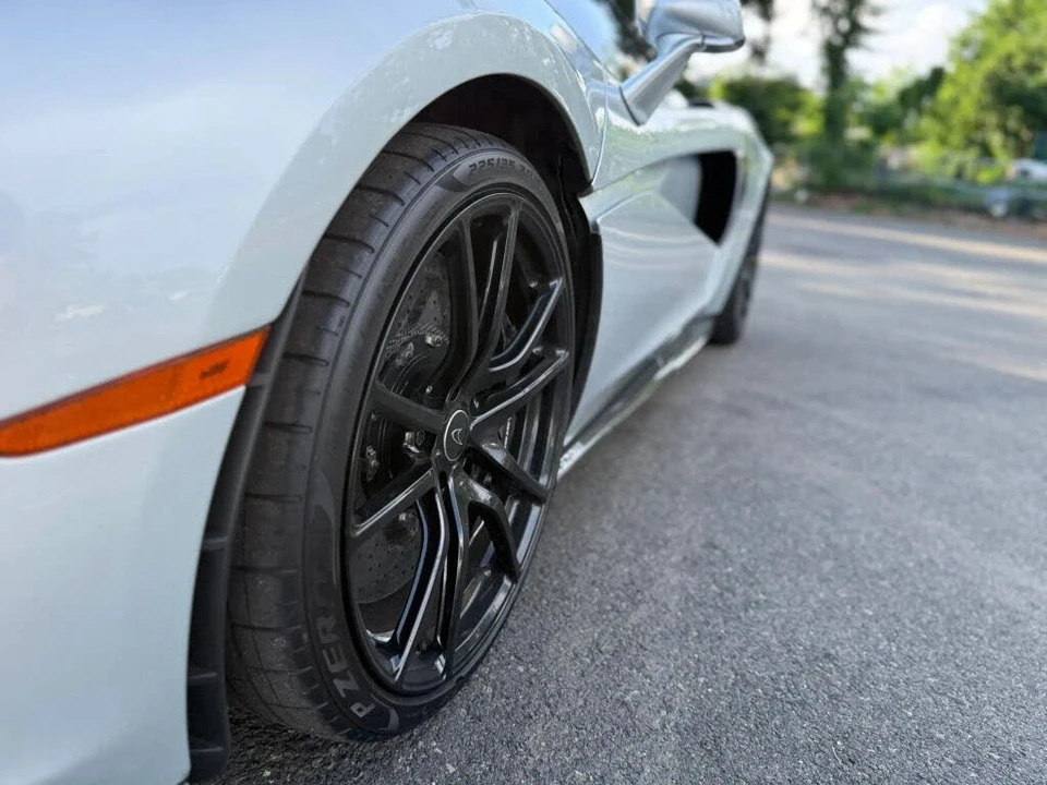 2017 McLaren 570GT - Image 17 of 31