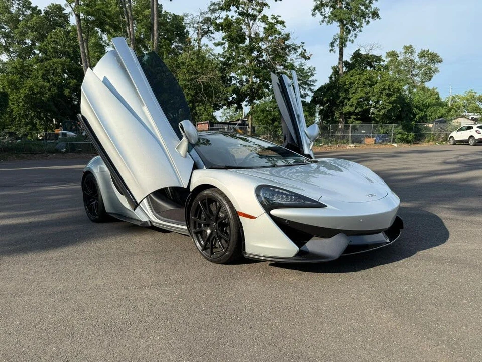 2017 McLaren 570GT - Image 3 of 31
