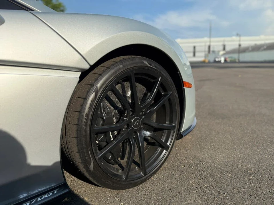 2017 McLaren 570GT - Image 13 of 31