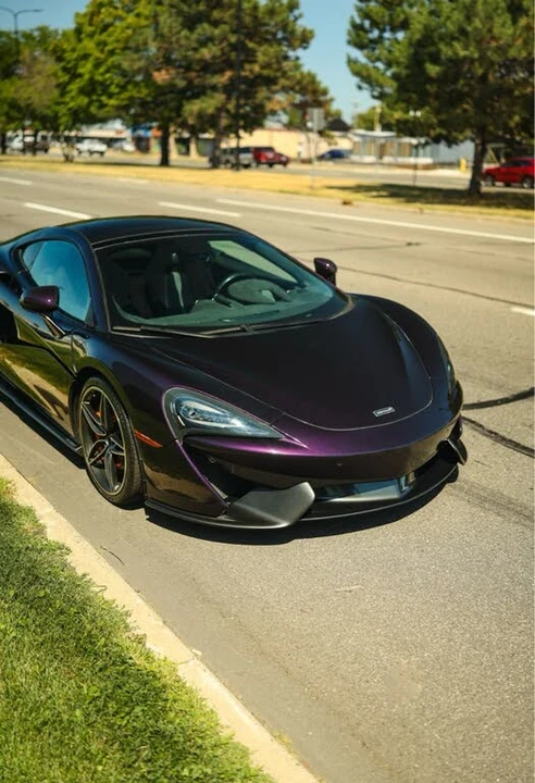 2017 McLaren 570GT - Image 9 of 16