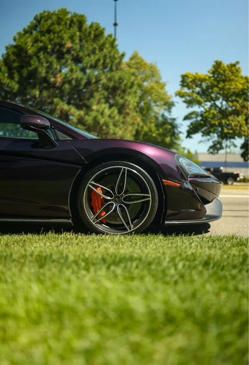2017 McLaren 570GT - Image 7 of 16