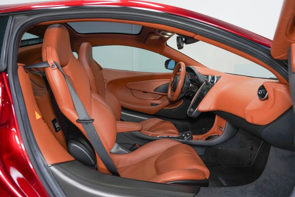 2017 McLaren 570GT - Image 2 of 31