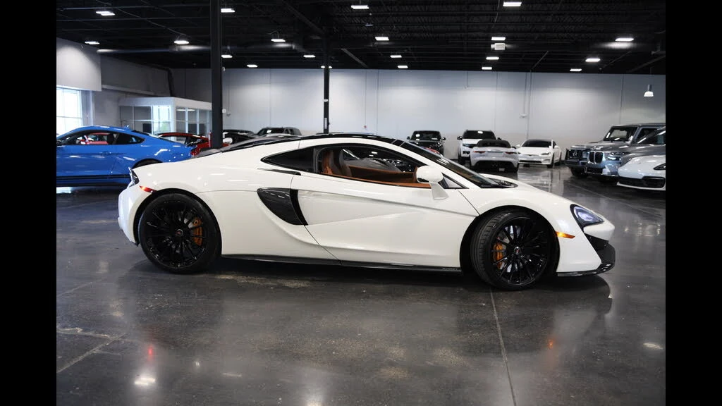2017 McLaren 570GT - Image 8 of 31