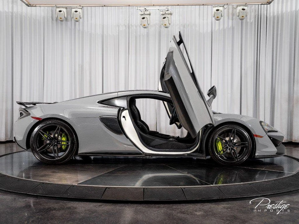 2017 McLaren 570GT - Image 26 of 31