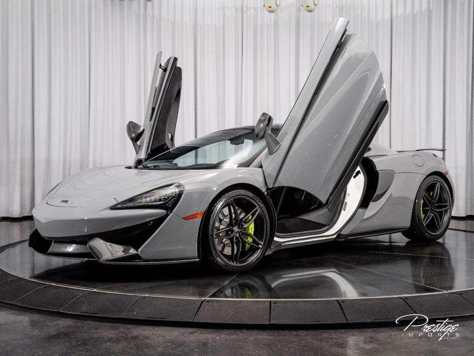 2017 McLaren 570GT - Image 10 of 31
