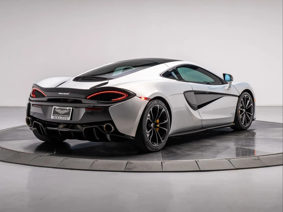 2017 McLaren 570GT - Image 5 of 31