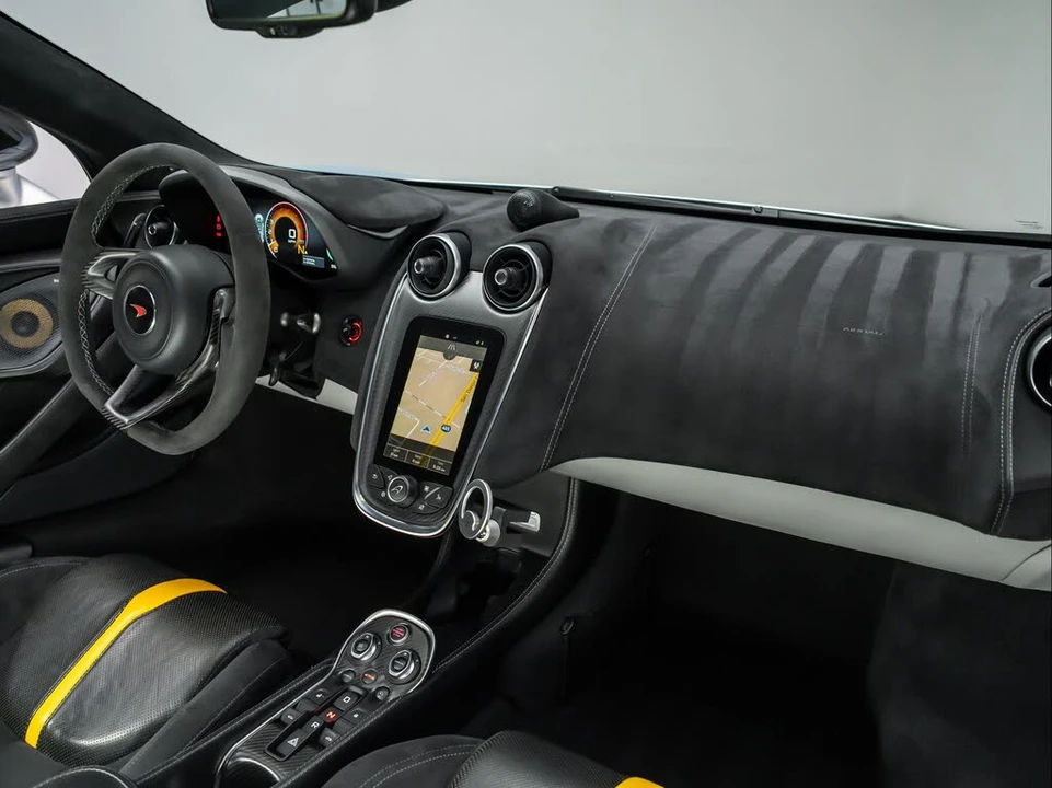 2017 McLaren 570GT - Image 31 of 31