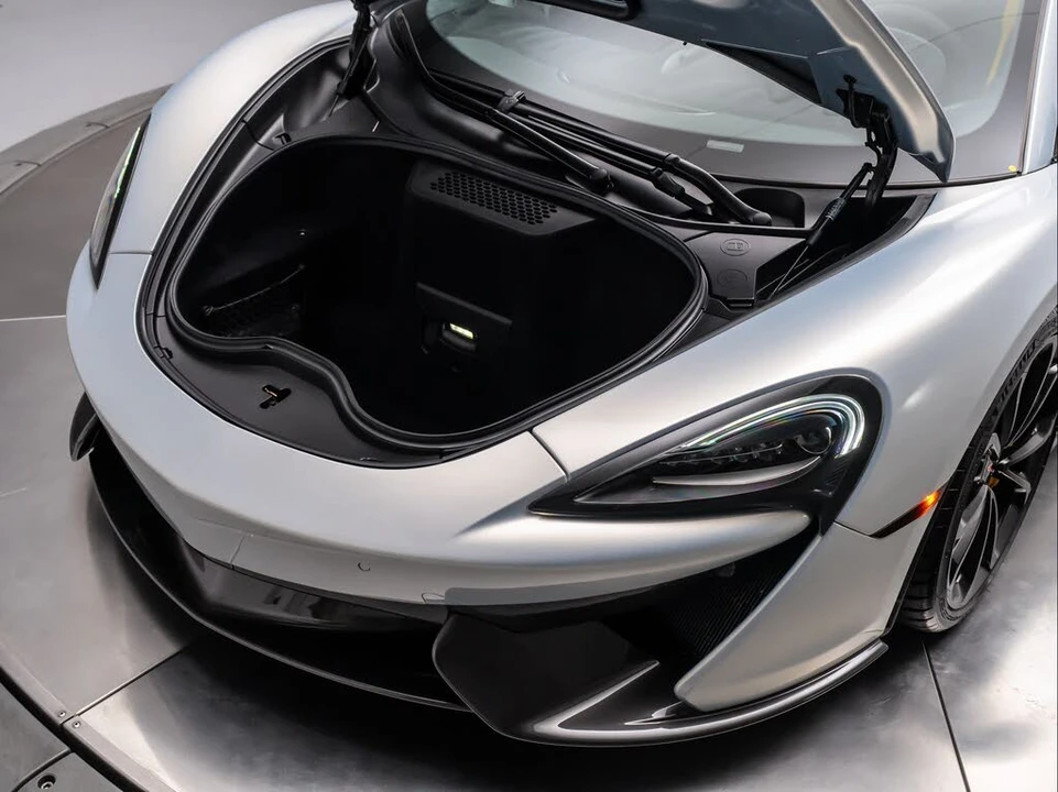 2017 McLaren 570GT - Image 16 of 31