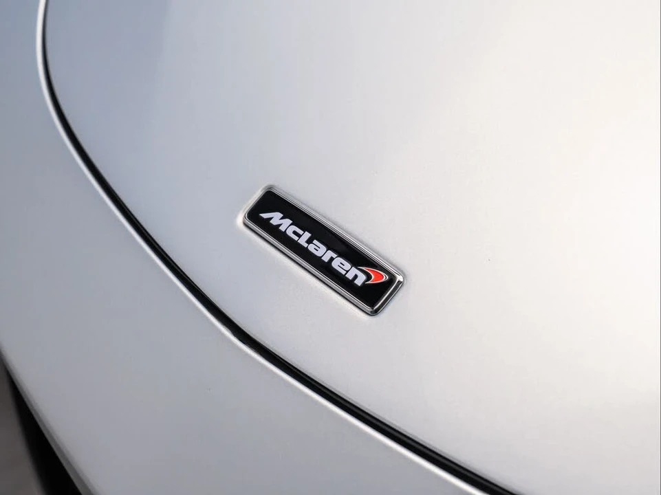 2017 McLaren 570GT - Image 11 of 31