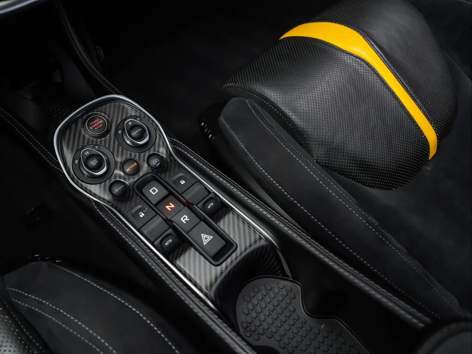 2017 McLaren 570GT - Image 27 of 31