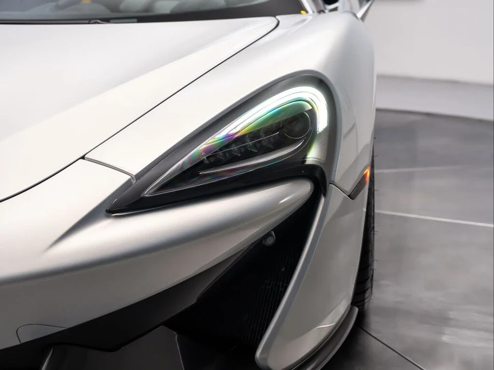 2017 McLaren 570GT - Image 10 of 31