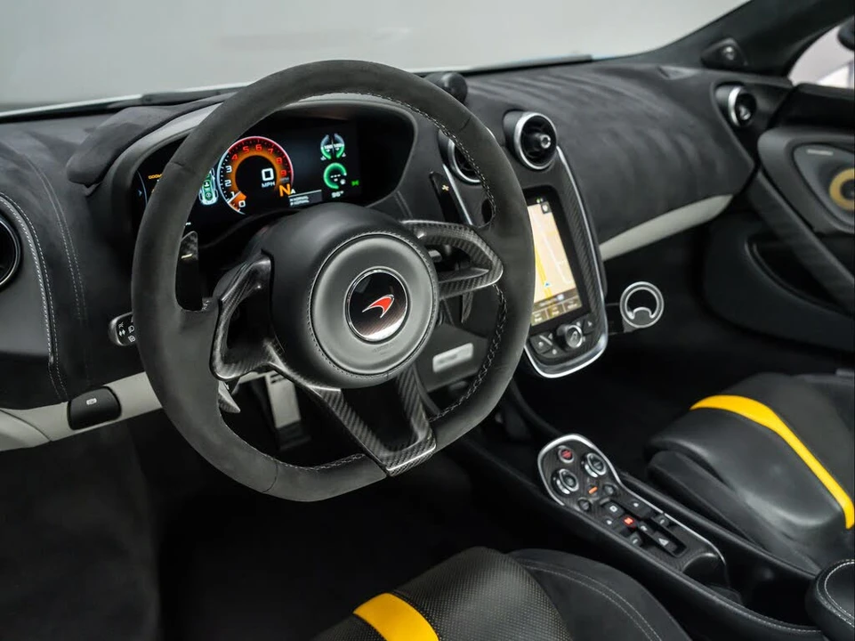 2017 McLaren 570GT - Image 21 of 31
