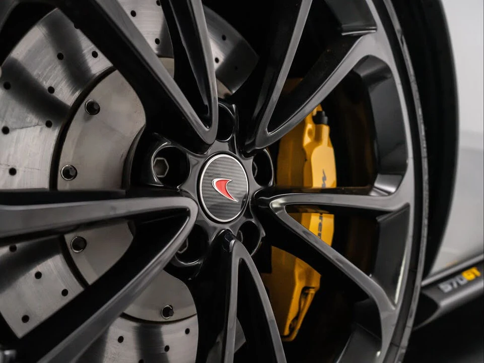2017 McLaren 570GT - Image 15 of 31