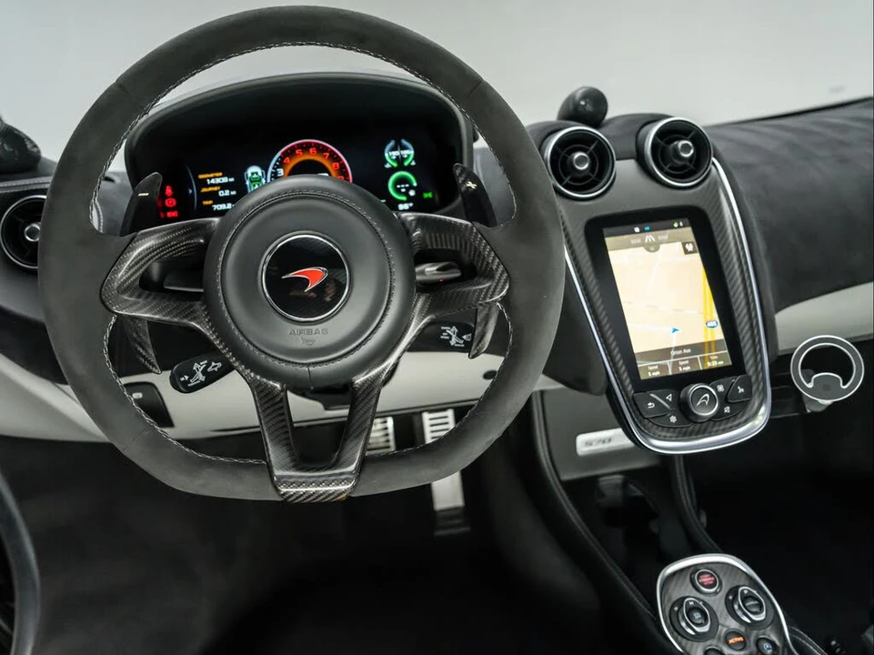 2017 McLaren 570GT - Image 22 of 31