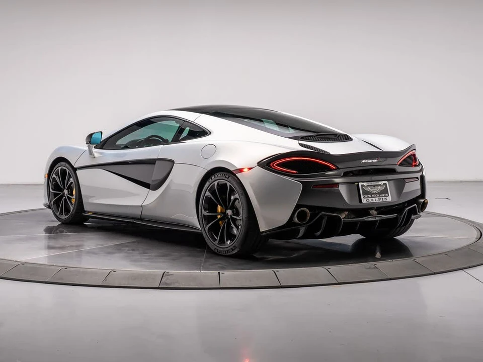 2017 McLaren 570GT - Image 3 of 31