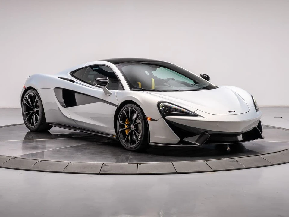 2017 McLaren 570GT - Image 7 of 31
