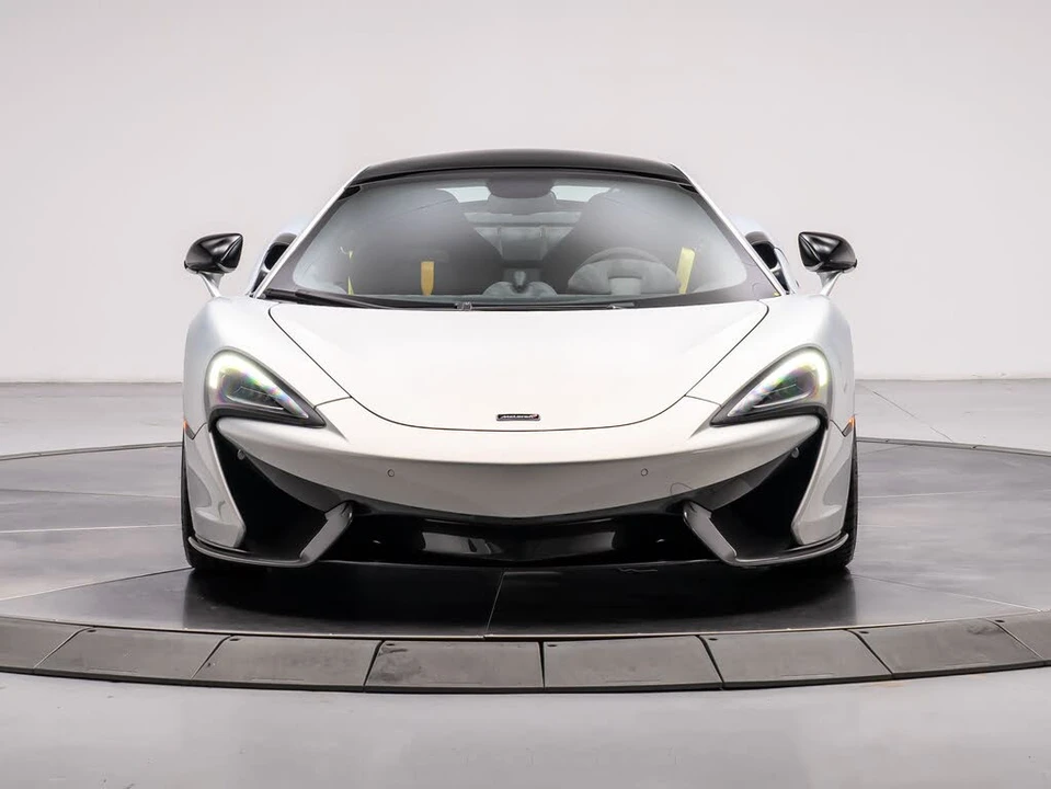 2017 McLaren 570GT - Image 8 of 31
