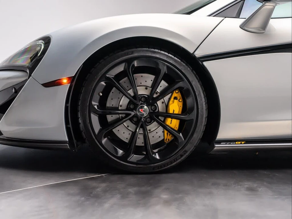 2017 McLaren 570GT - Image 13 of 31