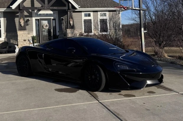 2017 McLaren 570GT - Image 2 of 6