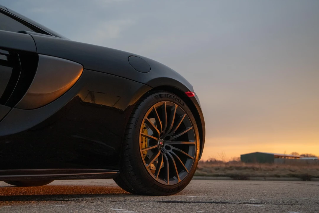 2017 McLaren 570GT - Image 13 of 21
