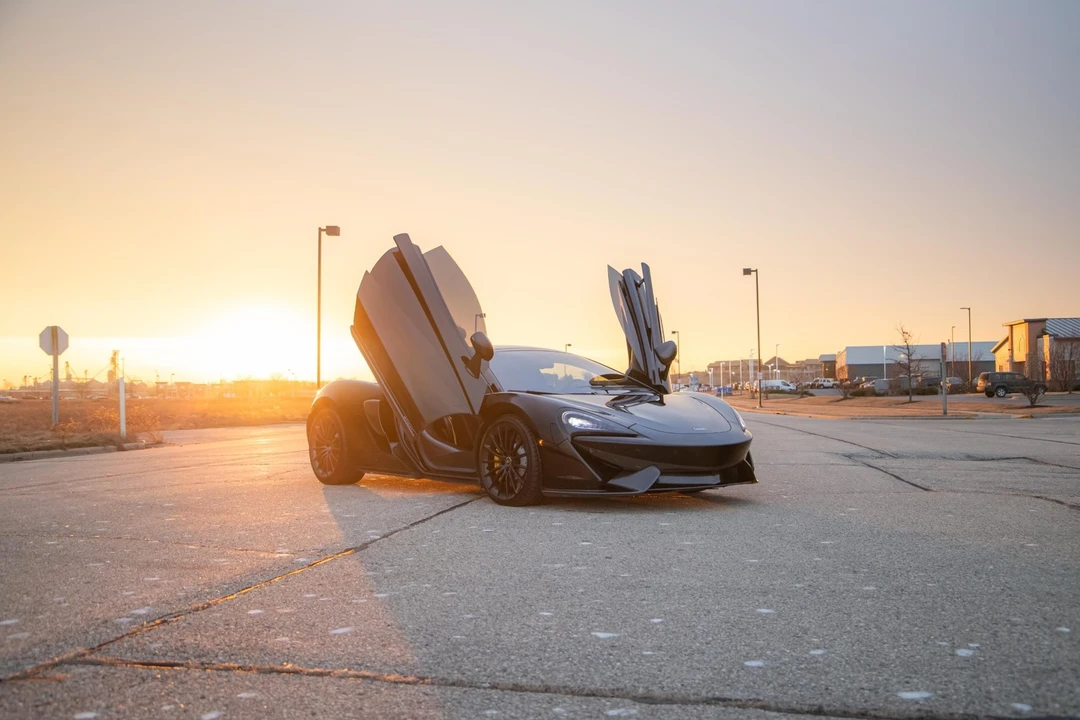2017 McLaren 570GT - Image 16 of 21