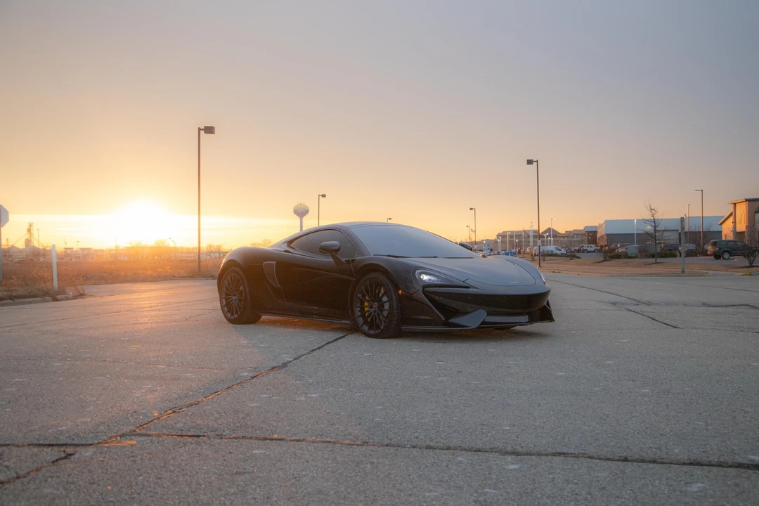 2017 McLaren 570GT - Image 9 of 21