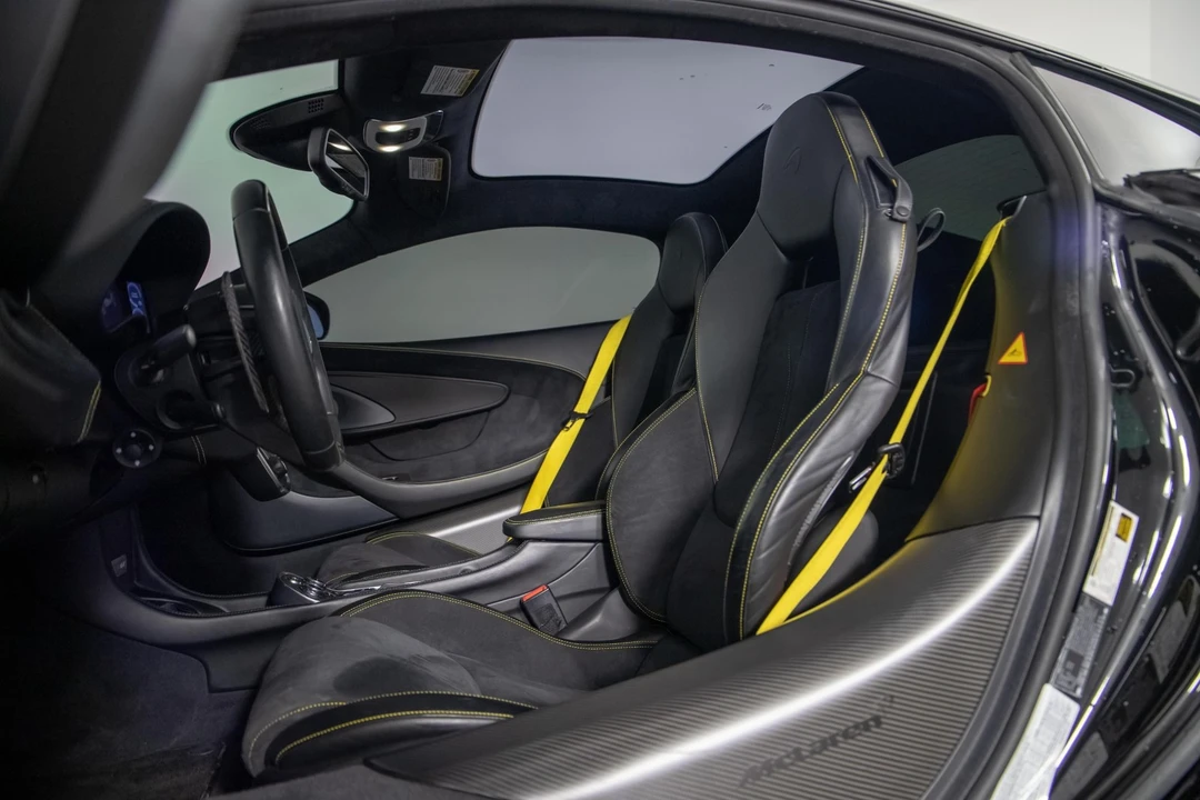 2017 McLaren 570GT - Image 5 of 21