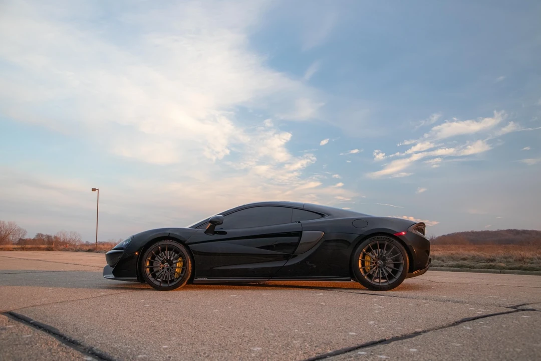 2017 McLaren 570GT - Image 11 of 21