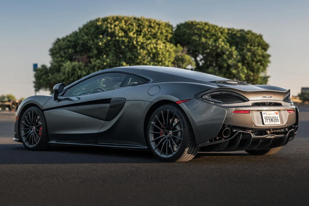 2017 McLaren 570GT - Image 4 of 31