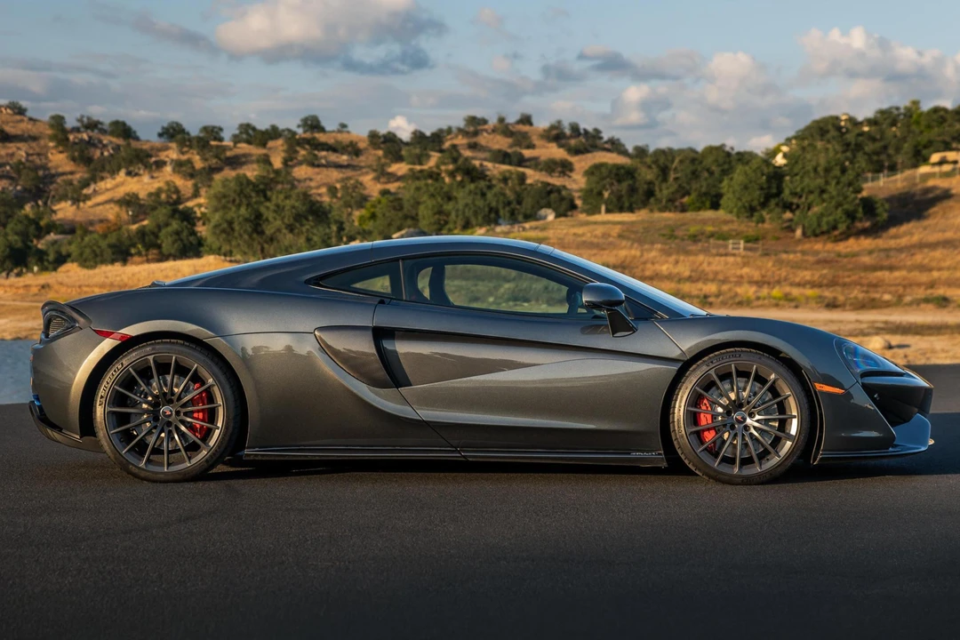 2017 McLaren 570GT - Image 3 of 31