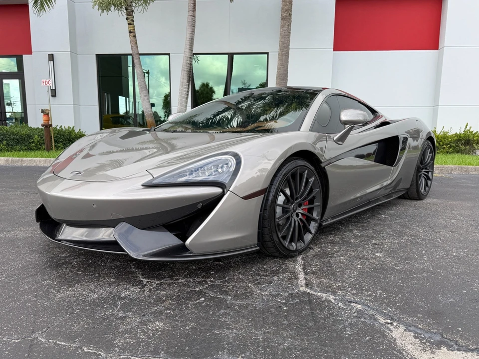 2017 McLaren 570GT - Image 11 of 31