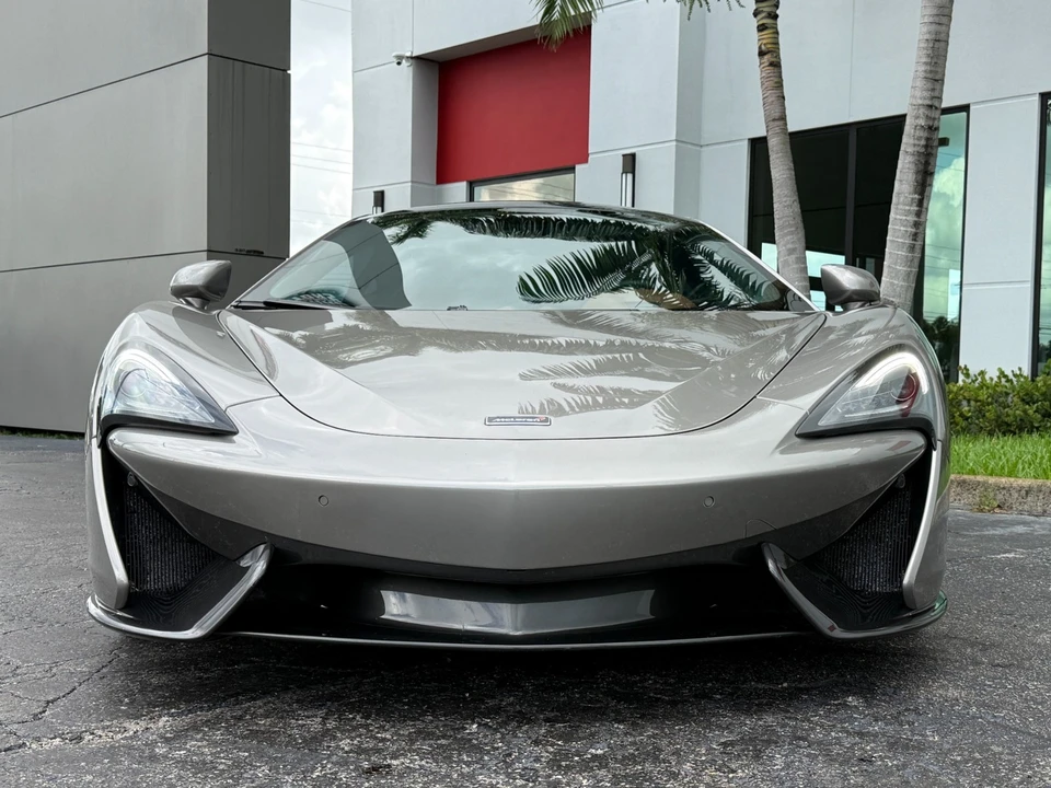 2017 McLaren 570GT - Image 8 of 31