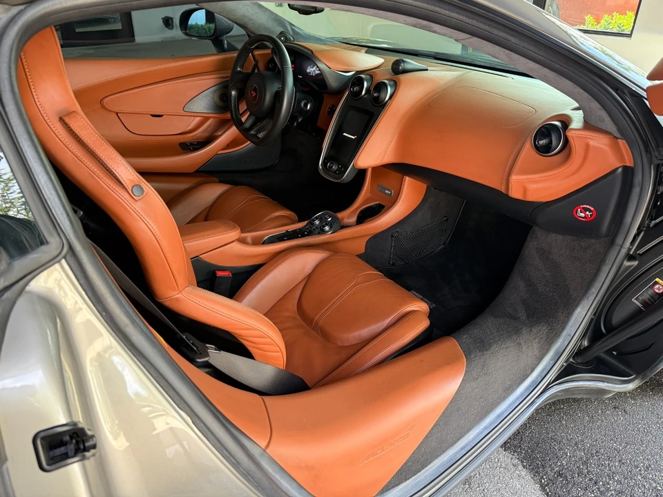 2017 McLaren 570GT - Image 23 of 31
