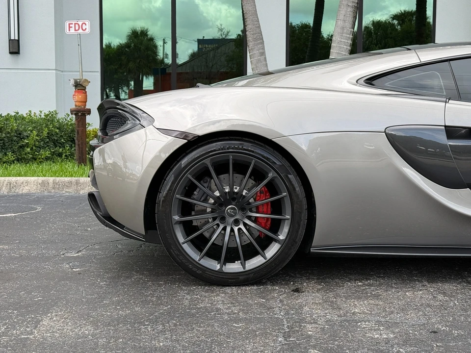 2017 McLaren 570GT - Image 4 of 31