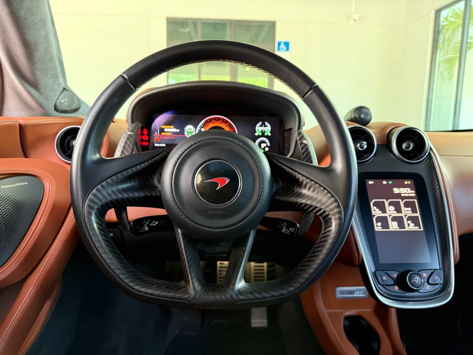 2017 McLaren 570GT - Image 30 of 31