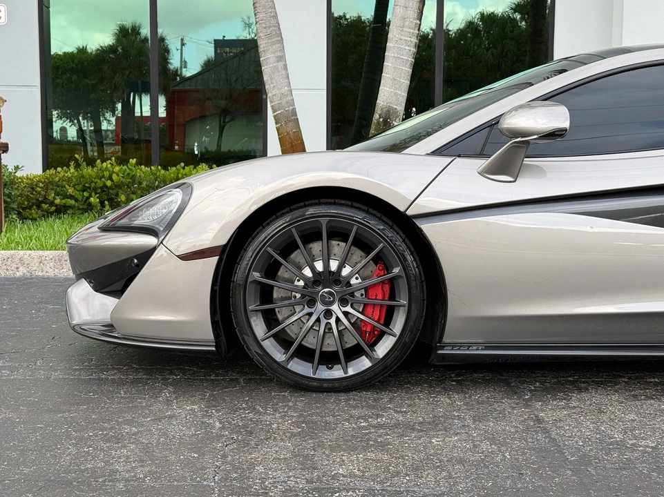 2017 McLaren 570GT - Image 14 of 31