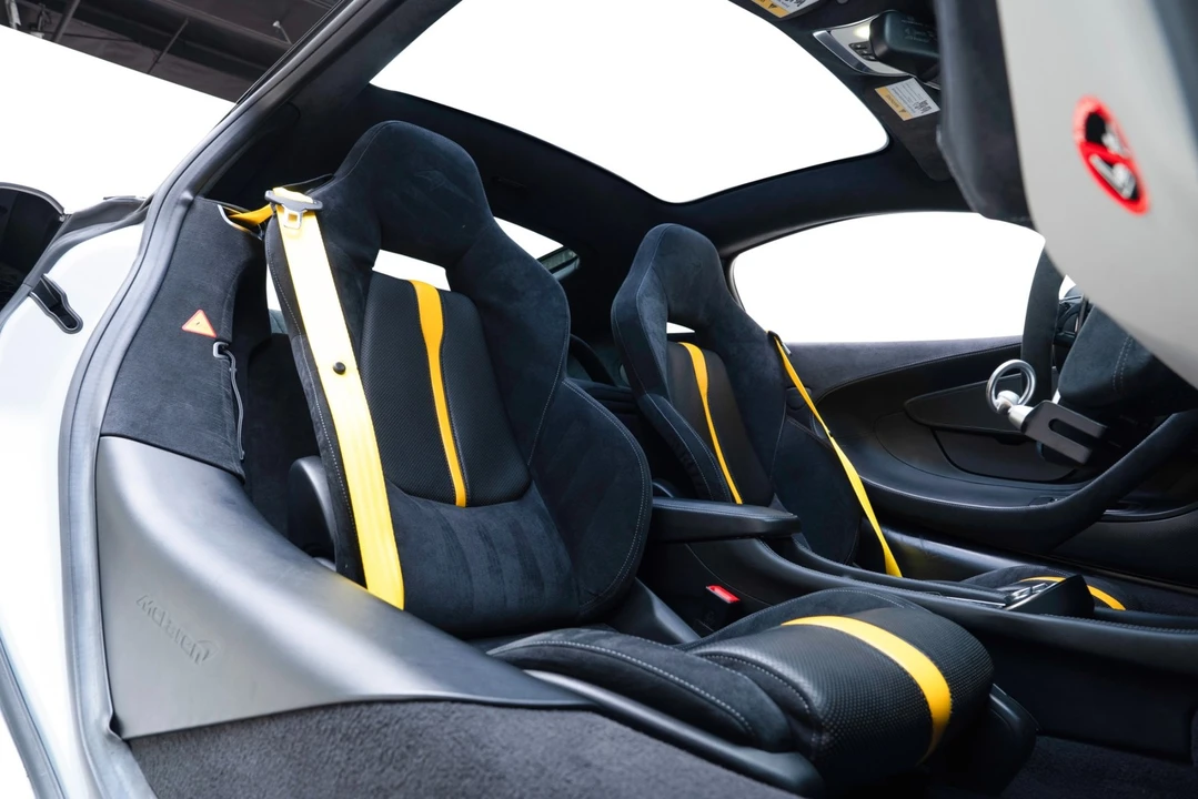 2017 McLaren 570GT - Image 23 of 31