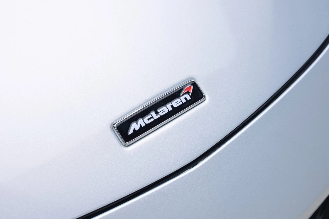 2017 McLaren 570GT - Image 18 of 31