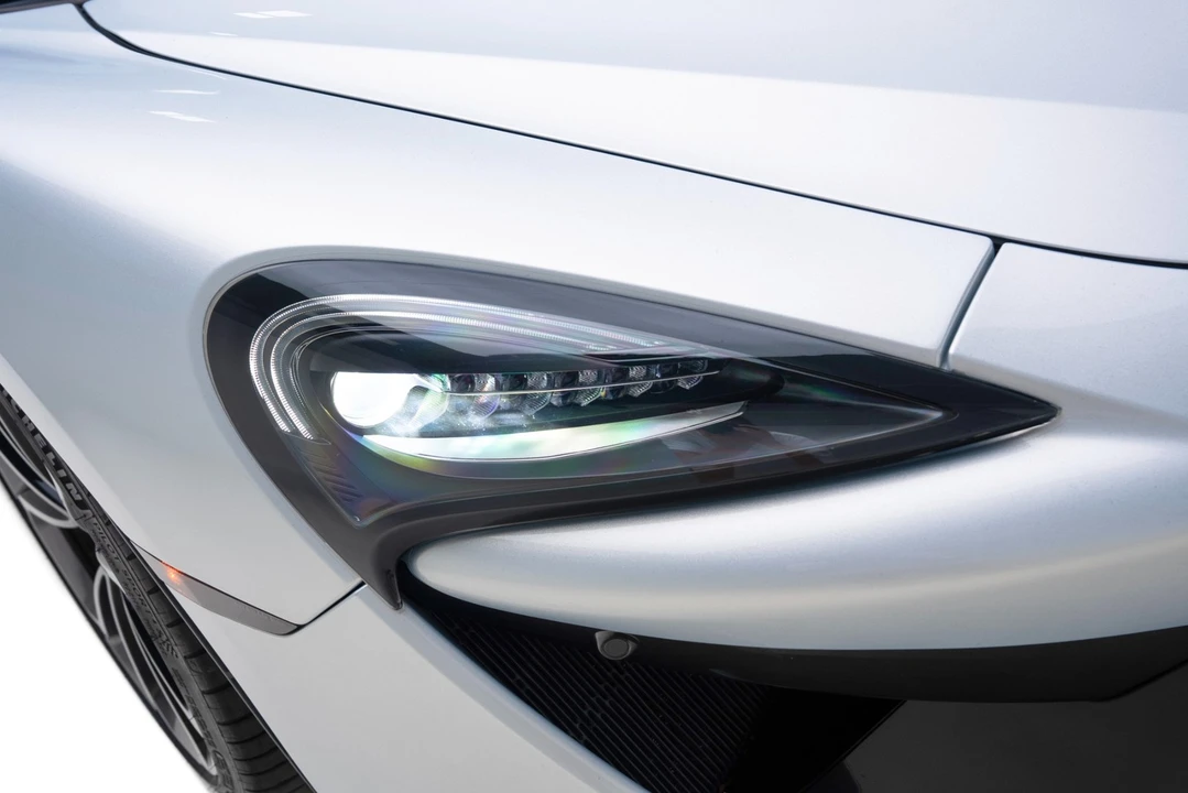 2017 McLaren 570GT - Image 17 of 31