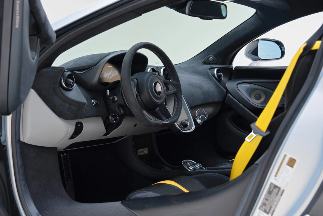 2017 McLaren 570GT - Image 2 of 31
