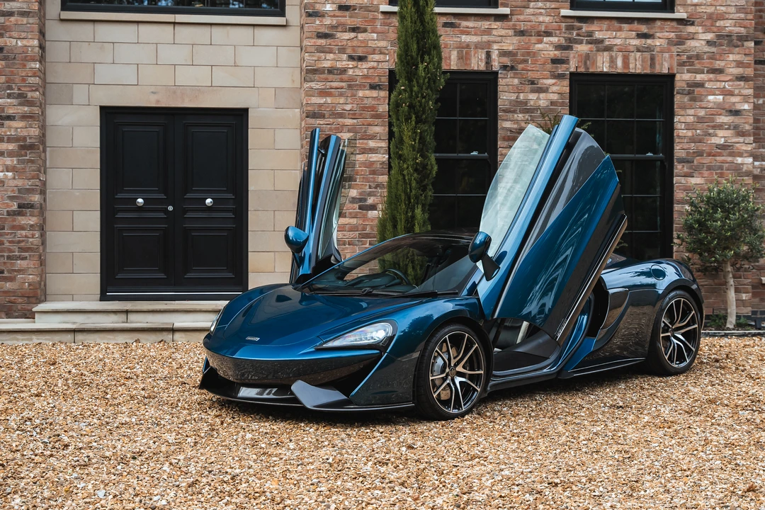 2017 McLaren 570GT - Image 6 of 31