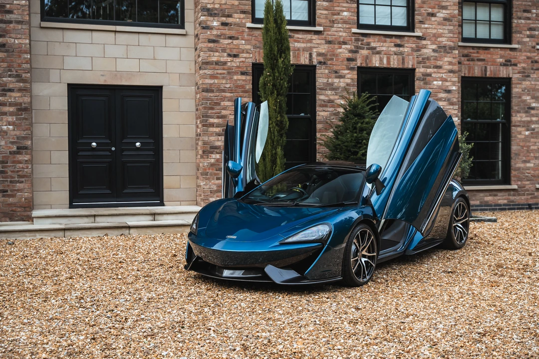 2017 McLaren 570GT - Image 23 of 31