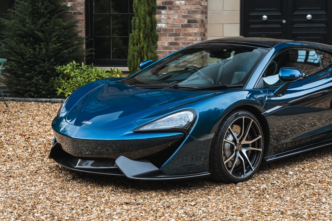 2017 McLaren 570GT - Image 26 of 31