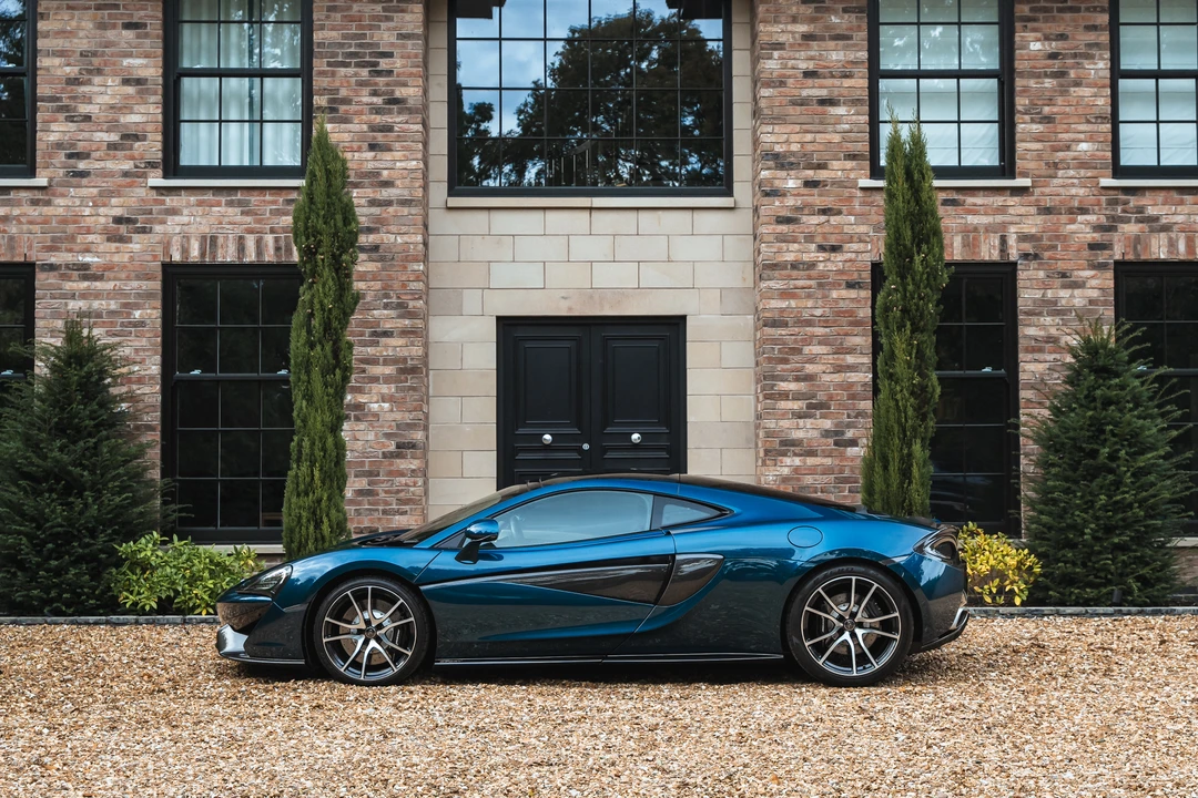 2017 McLaren 570GT - Image 18 of 31